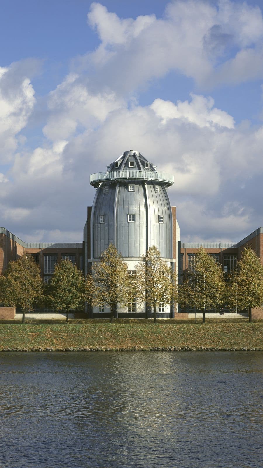 Bonnefanten vanaf de oever van de Maas